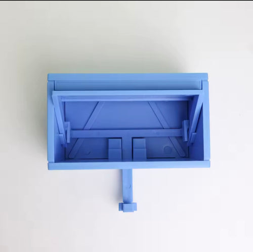 Soporte para llaves de garaje de coche con puerta de apertura.